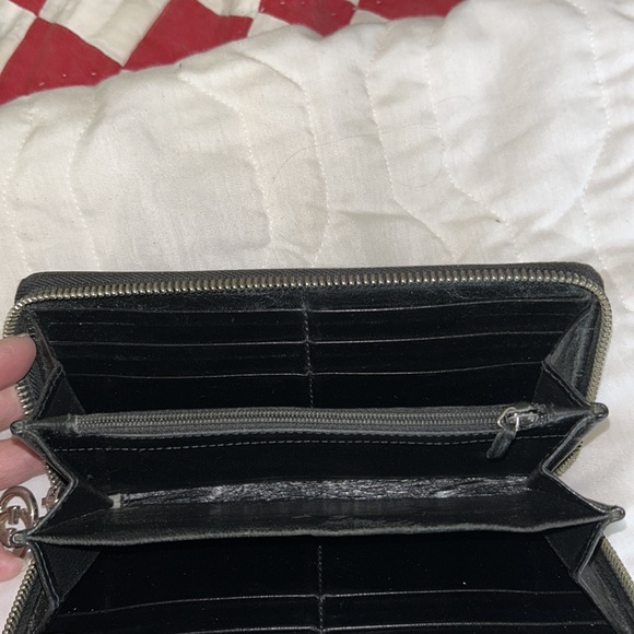 🚨 ZIPPER LINE IS OFF TRACK AND NOT FUNCTIONING PROPERLY🚨 - Picture 7 of 13